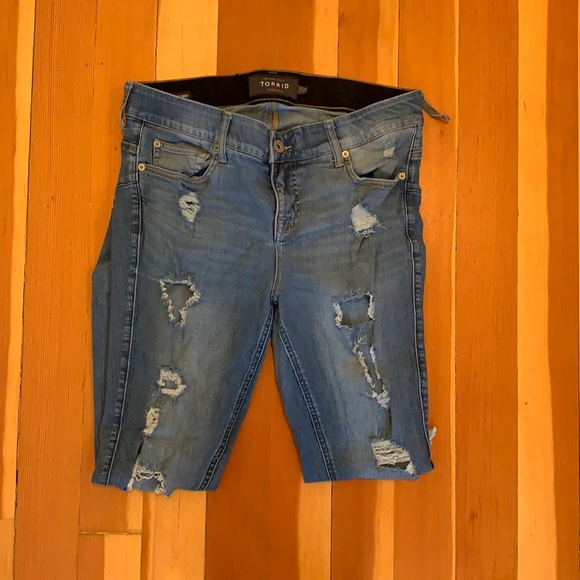 Ripped Jeans - Picture 1 of 3